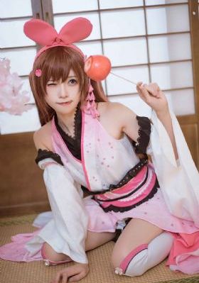 美女跪下吃j8视频免费_HD高清视频观看