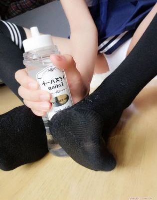 欧美tickling网站挠脚心_DVD国语在线观看