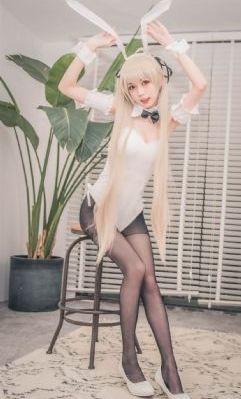 青草制服丝袜一区第一页_720免费播放